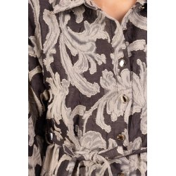 S�t med skjorte og bukser